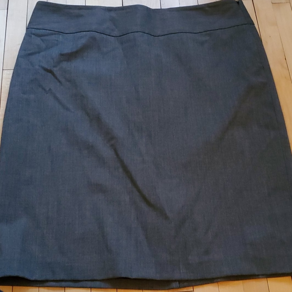 Gray pencil skirt